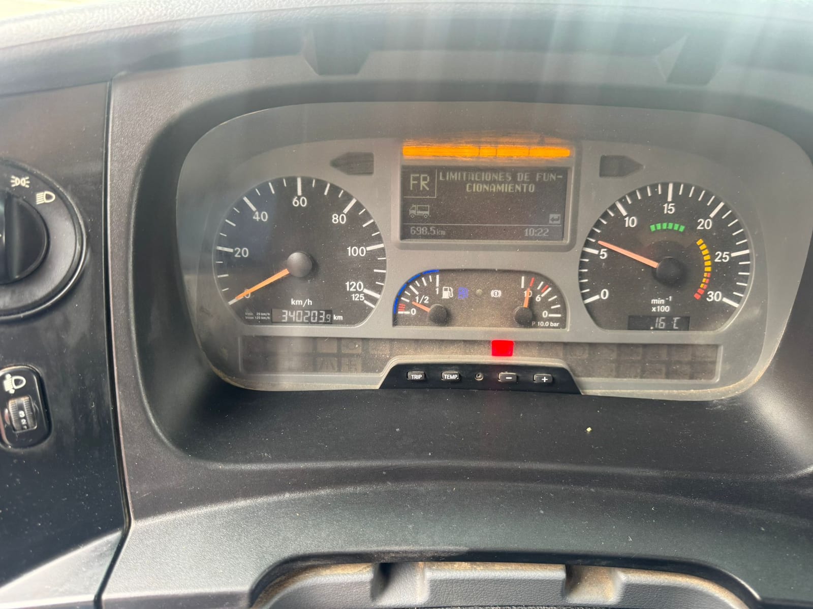 Mercedes Axor 1833 foto 15