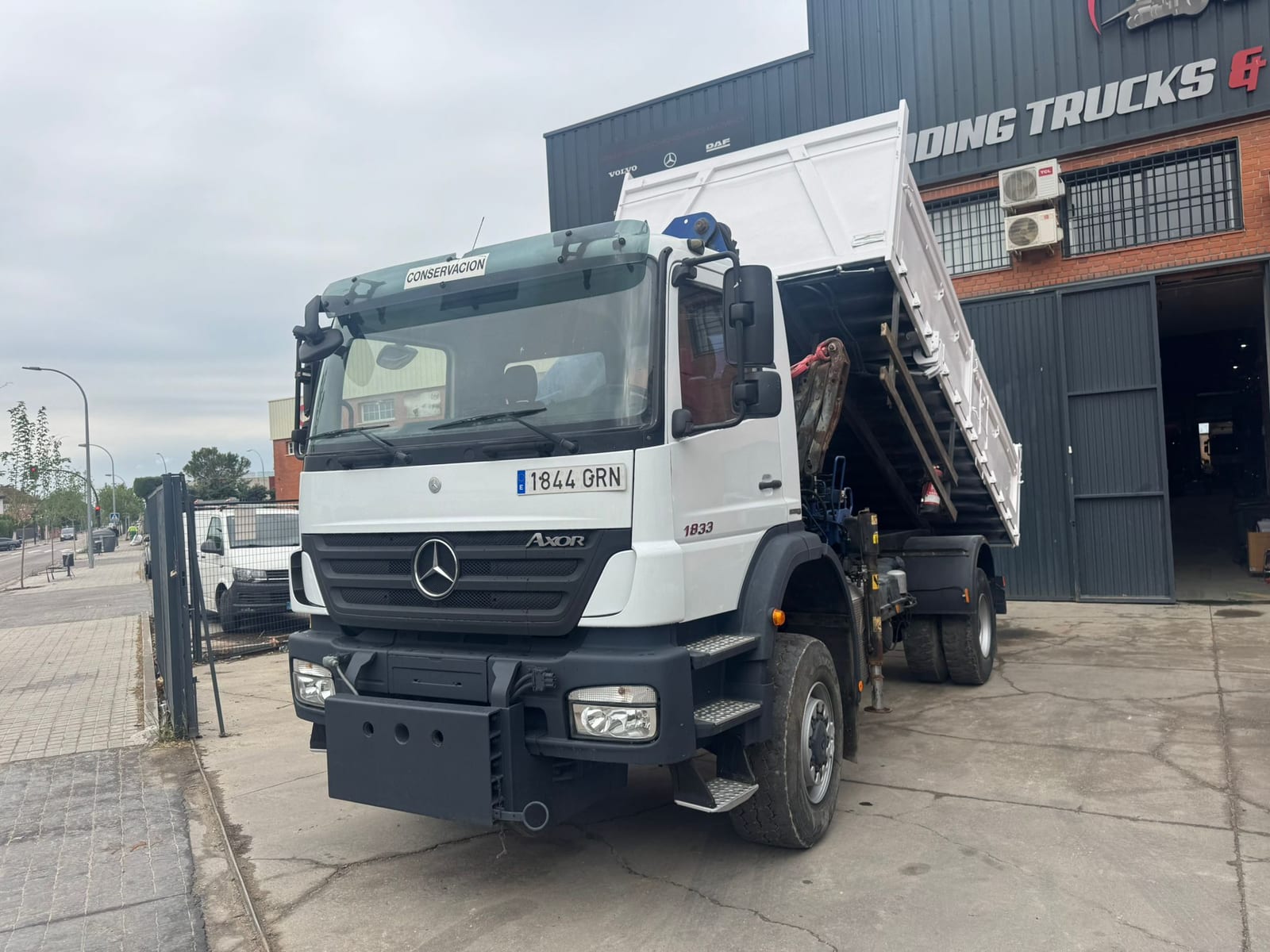 Mercedes Axor 1833 foto 7