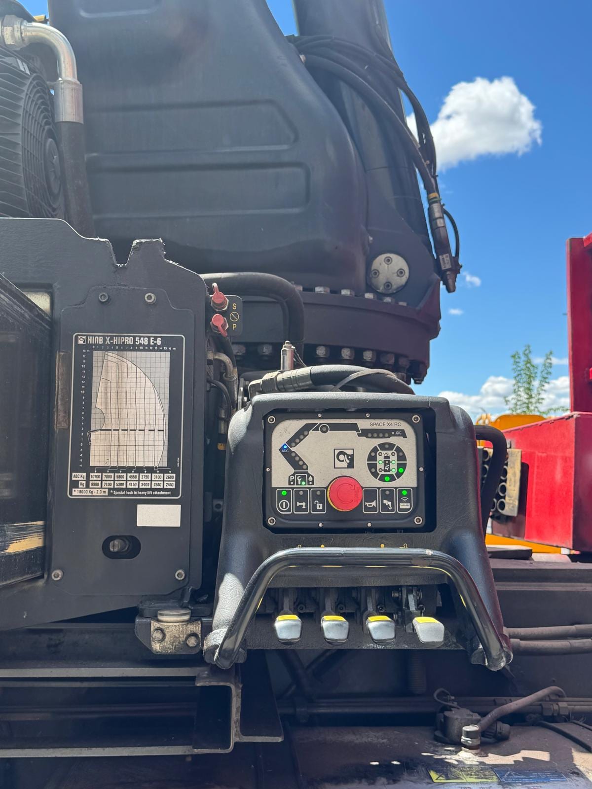 Scania R490 + Grúa Hiab foto 22